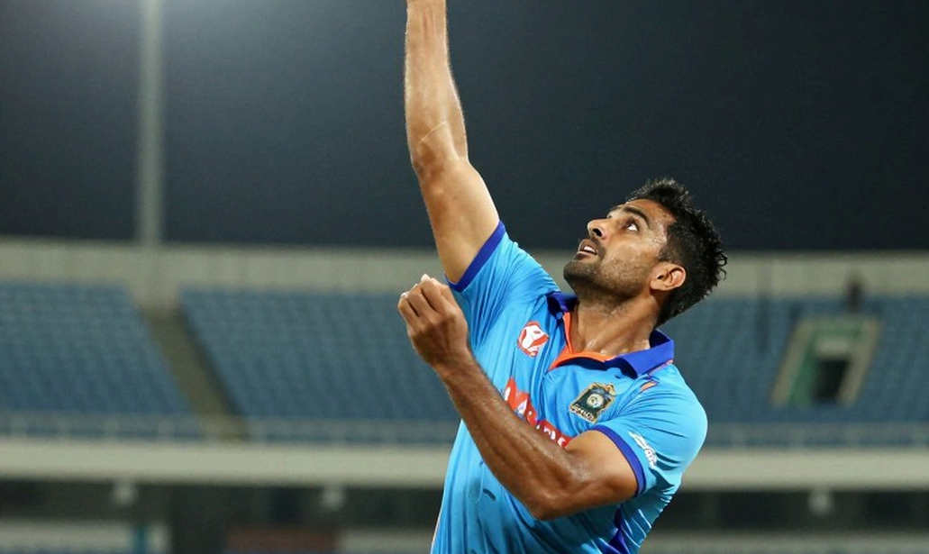 রাওয়ালপিন্ডির সিম-সার্ফেস আর সালমান আলি আগার একক ইনিংস: ৩০৫ রানের স্কোরবোর্ড যেভাবে পাকিস্তানের গঠনগত দুর্বলতা ঢেকে দিল