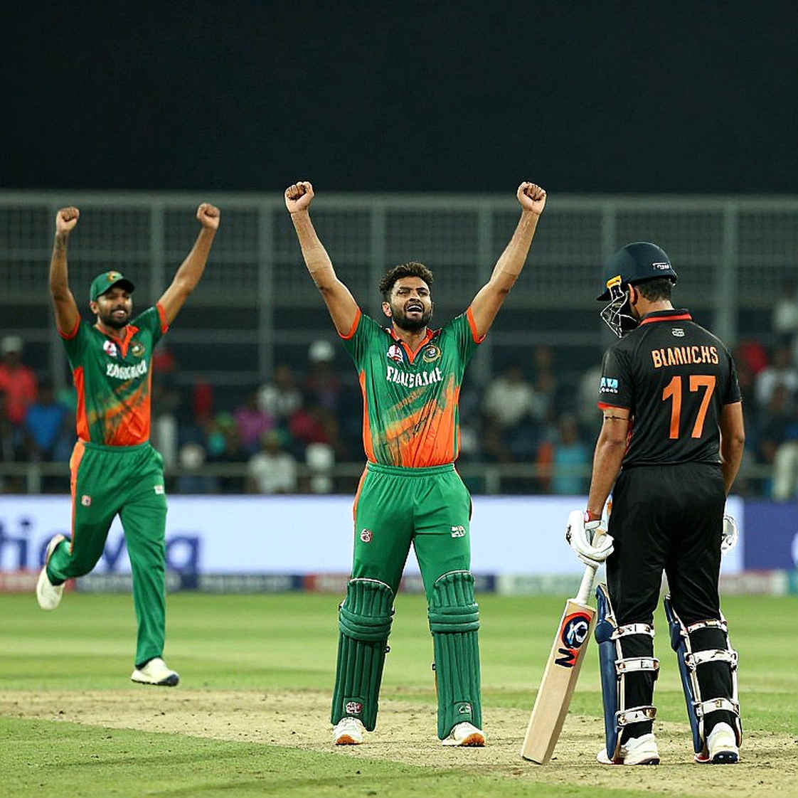 ৩২ বল বাকি: লখনউয়ের রাতে ভারতের ৮ উইকেটের জয় আর একটি ভুল নামের ডেটাশিট