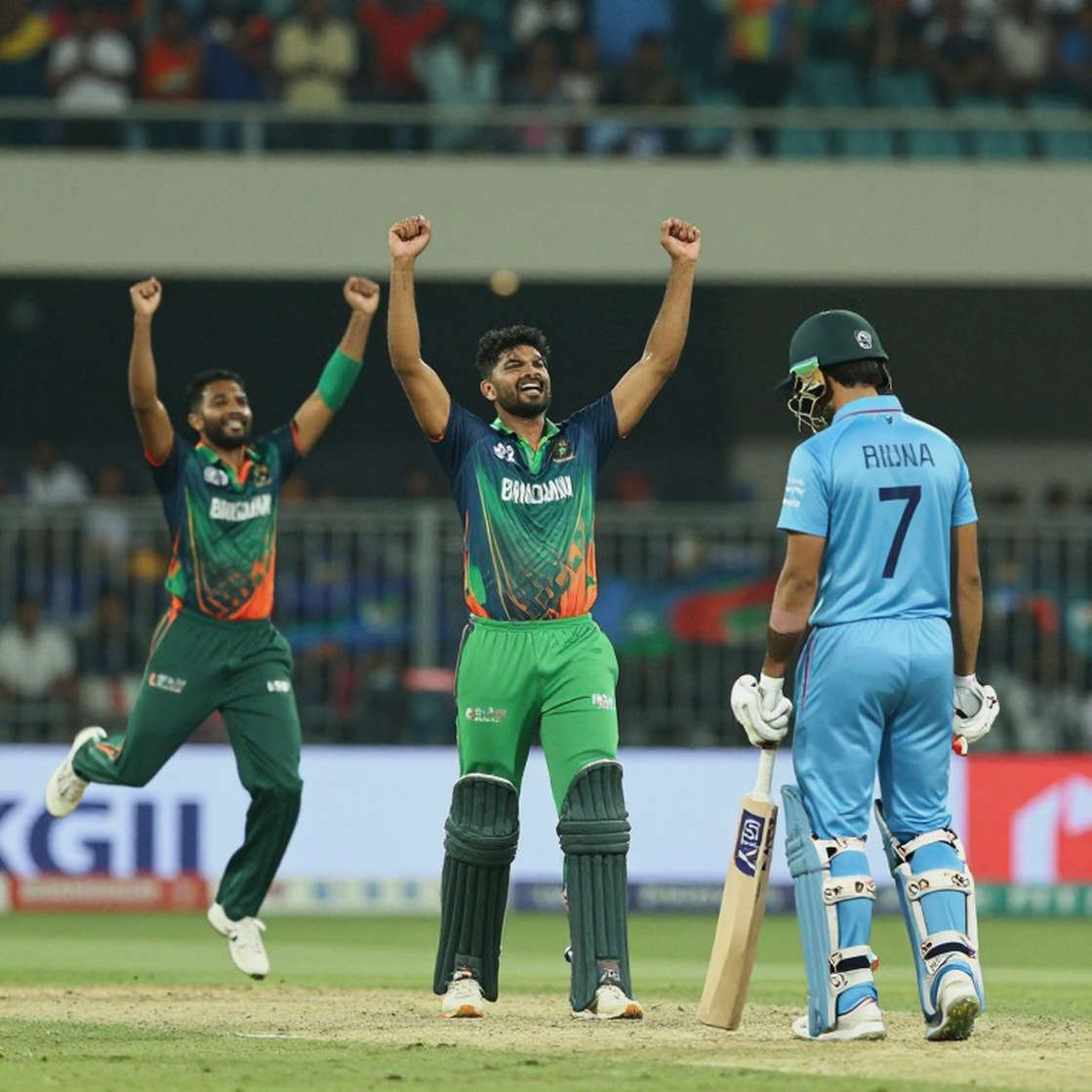 খালি ডেটার পিচে ক্রিকেট: বিশ্লেষণ যখন আউট হয়, আর ব্লকচেইন কী পারে কী পারে না